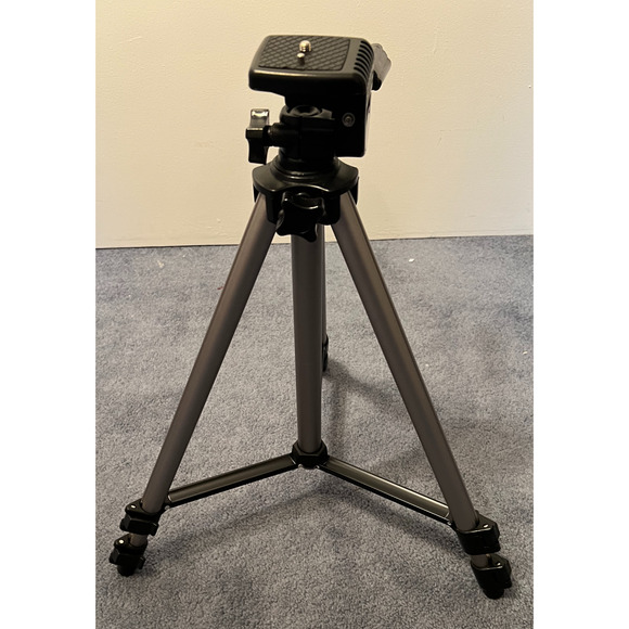 Magnavox Tripod Universal Two Way Panhead 4 Way Movement Rubber Tipped Feet - Picture 1 of 10